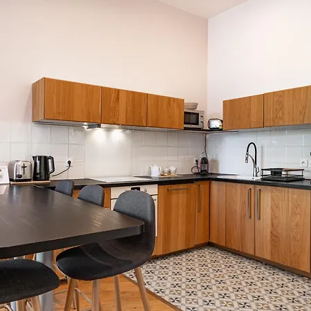 Aux Portes Du Jardin Public Apartment *